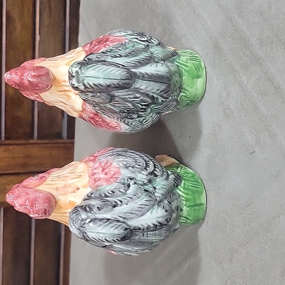 Preferred Stock Rooster & Hen Salt & Pepper Shakers - Picture 3 of 6